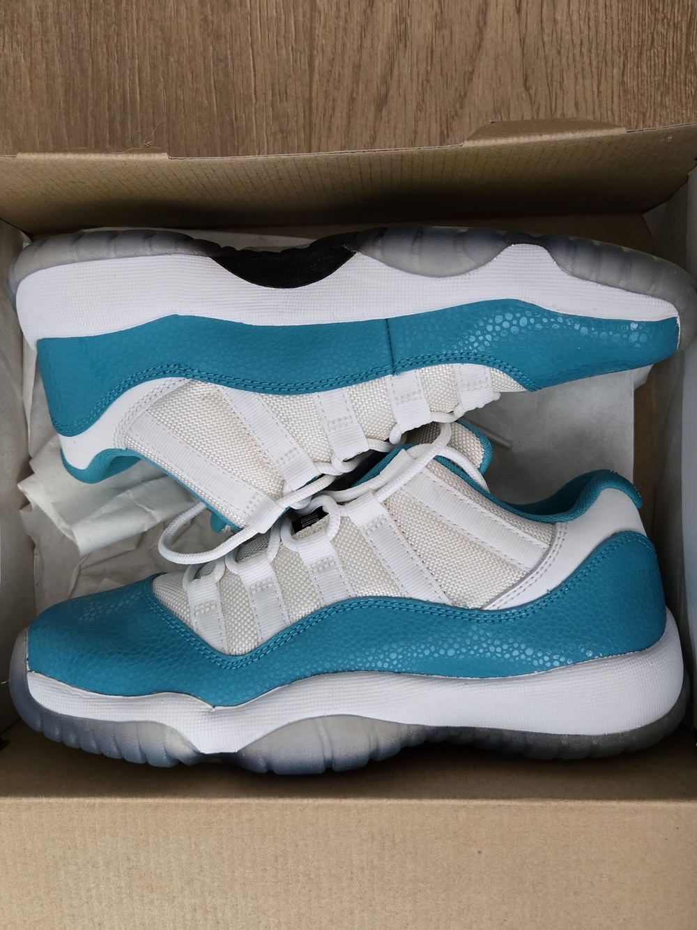 Air Jordan 11 Retro Low White/Turbo Green/Volt Ice Size Womens 6 / Y 4.5 NEW2014